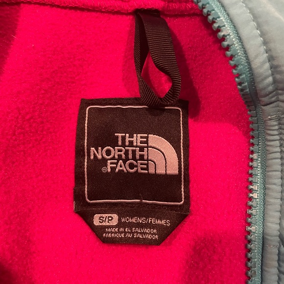 Limited Edition The North Face pink and blue Denali jacket size small - Picture 3 of 4